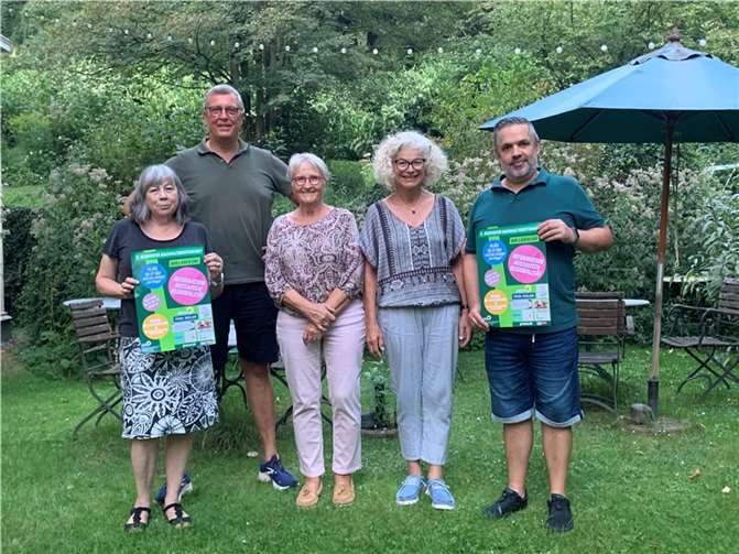 Das Orga-Team verpasst der Veranstaltung den letzten Schliff.  Foto: privat