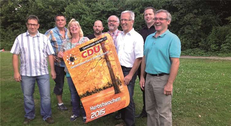 Das Organisationsteam für die Herbstwochen im CDU-Gemeindeverband Weißenthurm. V.l.: Volker Kaufmann, Werner Schumacher, Gudrun Kretschmann, Reimar Flöck, Jürgen Häfner, Josef Dötsch, Lars Hansen und Joachim Hommer.CDU Weißenthurm