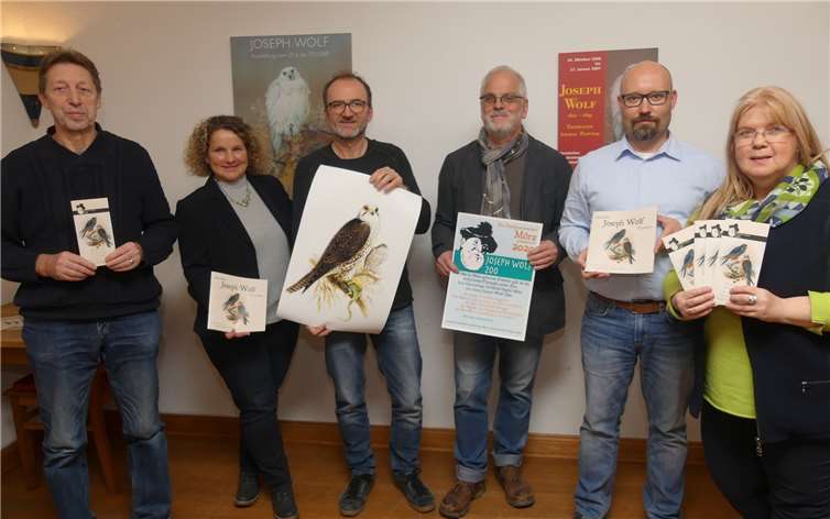 Das Organisationsteam um seinen Leiter Helmut von Scheven (3.v.r.) freut sich auf viele Besucher zu den Jubiläumsveranstaltungen.