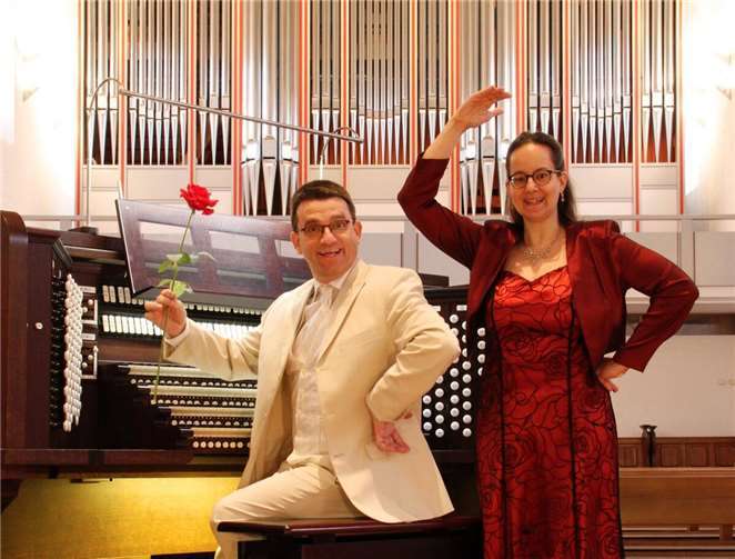 Das Orgel-Duo Iris und Carsten Lenz.  Foto: privat