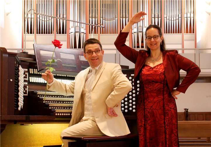 Das Orgel-Duo Iris und Carsten Lenz spielt originale Tanzmusik für Orgel von 1500 bis heute.Foto: privat