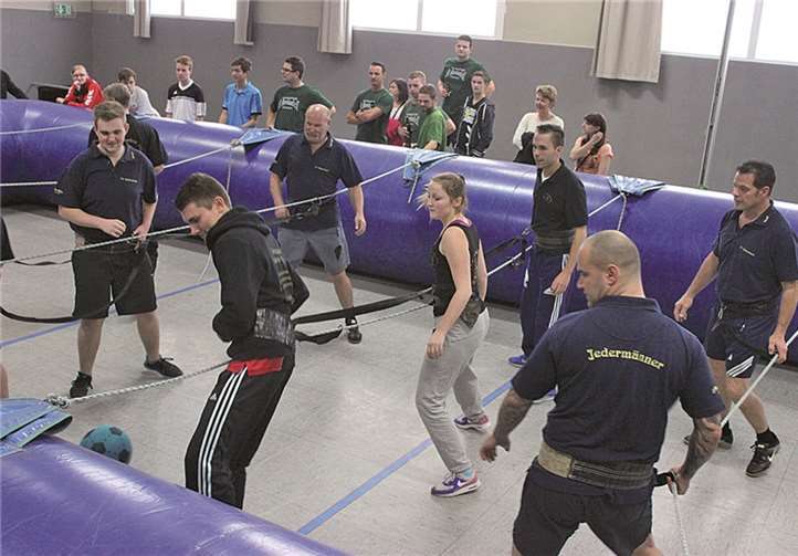 Das Ortsturnier mit dem Lebendkicker war eines der zahlreichen Highlights