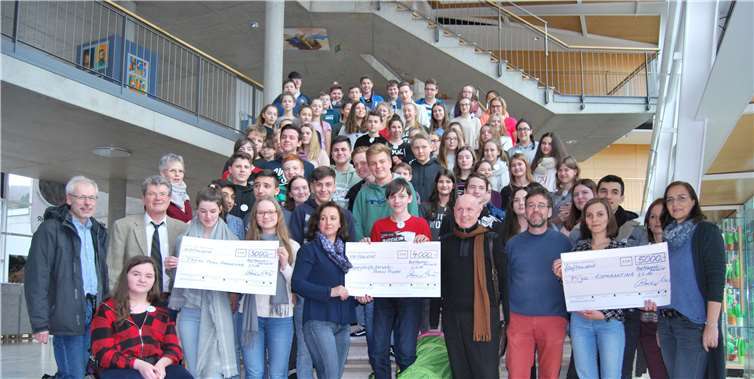 Das PJG überreicht sozialen Institutionen 12.000 Euro. Privat