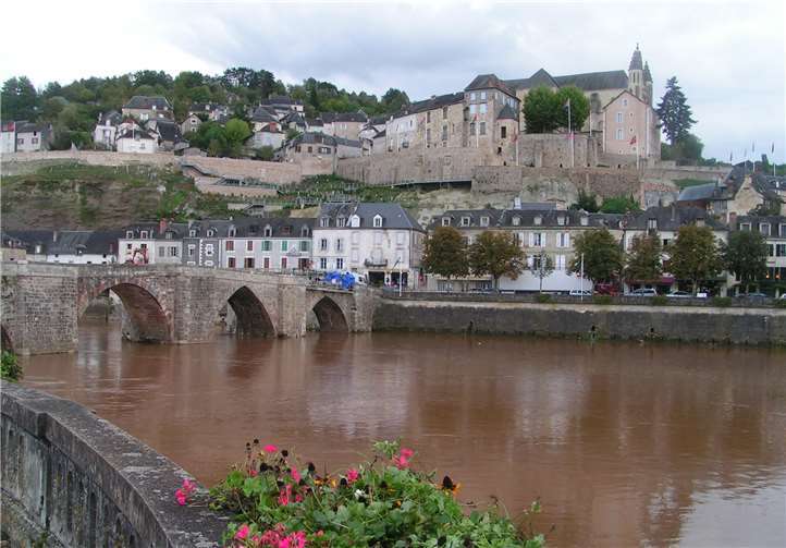 Das Périgord ist eine Provinz im Südwesten Frankreichs, die besonders für ihr historisches Erbe und ihre Küche bekannt ist. Die Region ist das Ziel der Exkursion 2019.privat