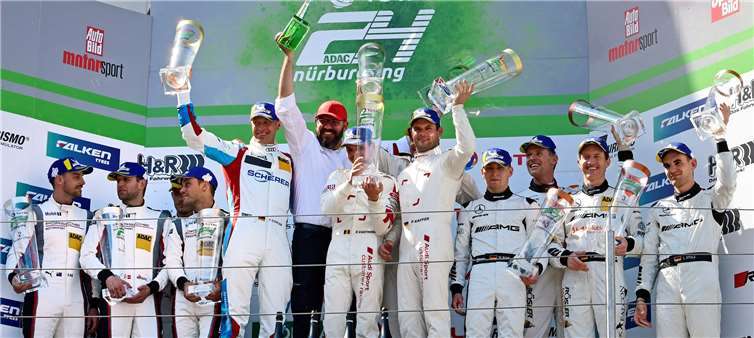 Das Podium der 47. Auflage des ADAC 24-Stunden-Rennens.