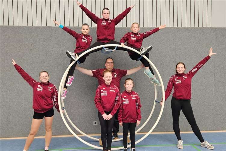 Das Polcher Team (unten v.l.n.r.): Joy-Celina Böffgen, Felicia Tetzlaff, Nele Koch, Dirk Erbele und Leonie Michelle Erbele; (oben v.l.n.r.): Anike Jörg, Delilah Wachall und Thea Reitz.
