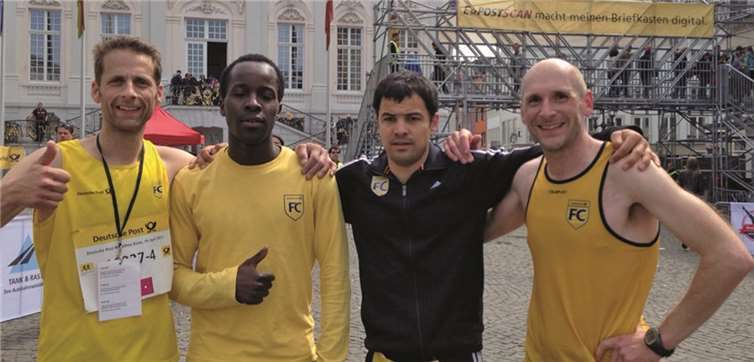 Das Post-Siegerteam Marathonstaffel mit Markus Schmitt. privat