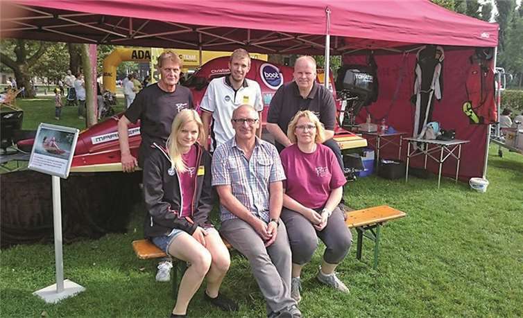 Das Powerboat Racingteam am Deutschen Eck. privat