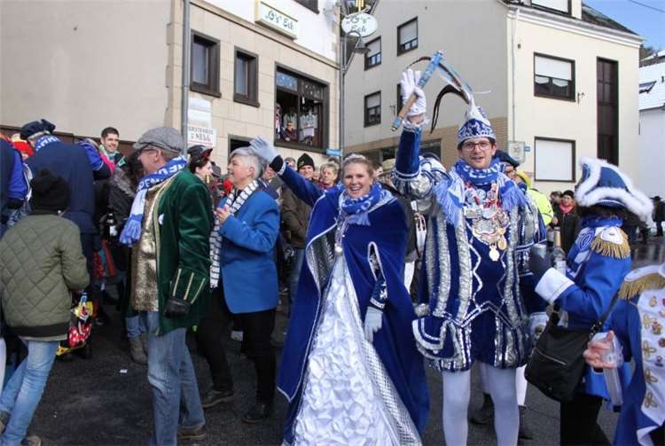 Das Prinzenpaar aus Kempenich, Patrick I. und Katharina I., war zu Gast beim Volkesfelder Umzug.