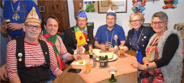 Das Prinzenpaar aus Morenhoven mit Gefolge.Fotos: EICH