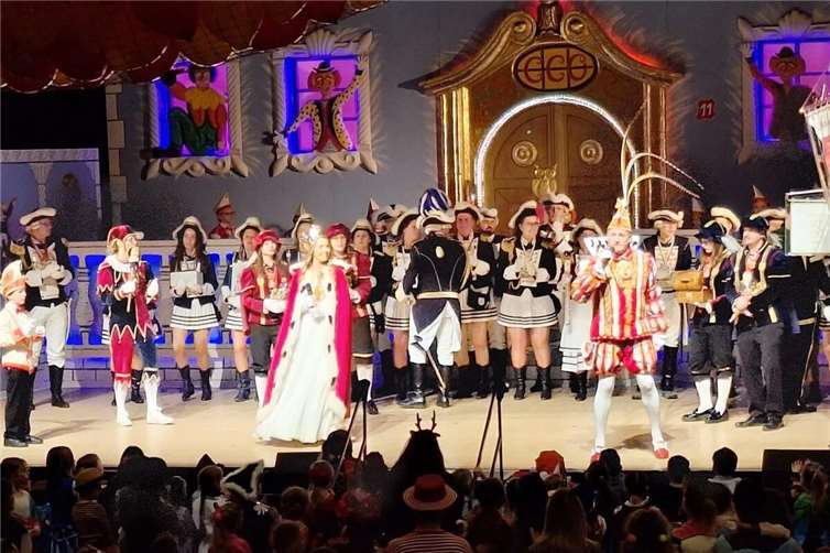 Das Prinzenpaar zu Gast bei der Kinderfastnacht. Foto: Thomas Grebel