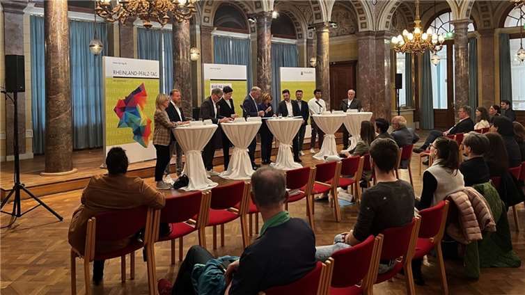 Das Programm des RLP-Tages in Bad Ems wird vorgestellt.  Copyright: STK