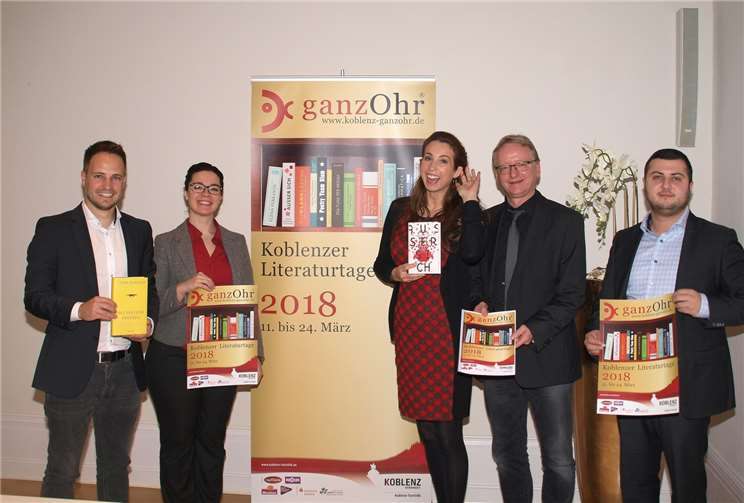 Das Programm verspricht interessante Veranstaltungen für alle Literaturfans. Sie stellten die Jubiläums-Literaturtage „ganzOhr 2018“ vor (v. l.): Robert Duchstein, stellvertretender Kurator der Koblenzer Literaturtage, Maddalena Artina (Koblenz-Touristik), Eva Keil-Becker (Becker-Hörakustik), Thomas Steinebach (Koblenz-Touristik) und Slawa Gorelika (Becker-Hörakustik).  US