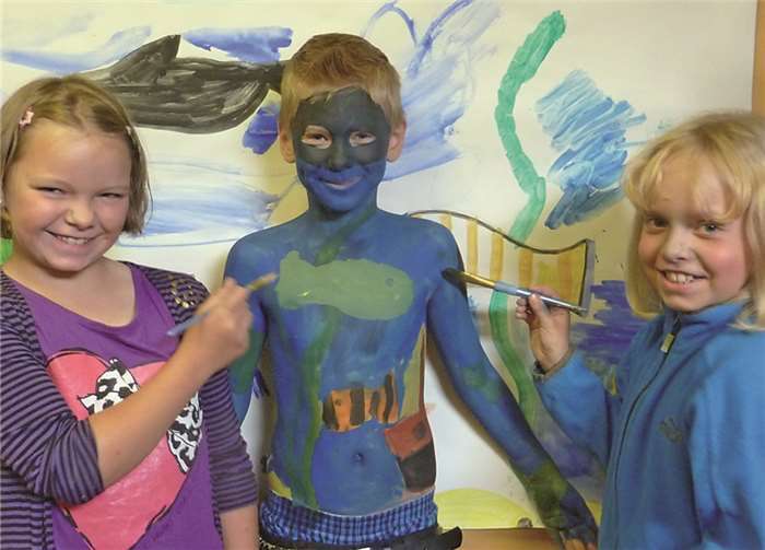 Das Projekt „Hidden bodies“ ist eines der Projekte, die von den Kindern begeistert angenommen werden.privat