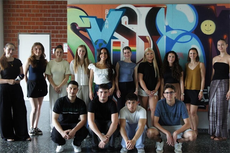 Das Projekt Journalismus macht Schule unter der Leitung von Julia Acar und Lea Vassiliadis (Das Ding-SWR)