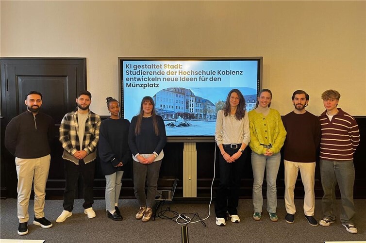 Das Projektteam: v.l. Josef Osman, Yasin Özgün, Rahel, Ghebreamlak, Xenia Frank, Prof. Dr. Alexandra Moritz (Hochschule Koblenz), Sarah Herdam (Koblenz-Stadtmarketing GmbH) Berke Sahan und Marc Steindor (Hochschule Koblenz). Foto: Koblenz-Stadtmarketing GmbH