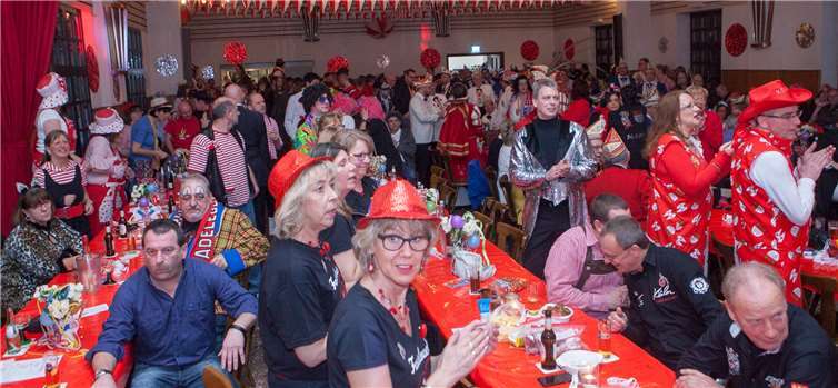 Das Publikum amüsierte sich prächtig bei der Sitzung. -JOST-