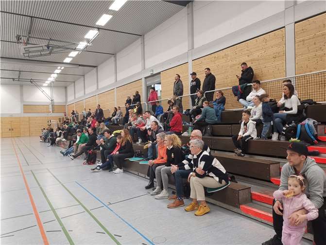 Das Publikum konnte ein spannendes Spiel von den Zuschauerrängen aus erleben.