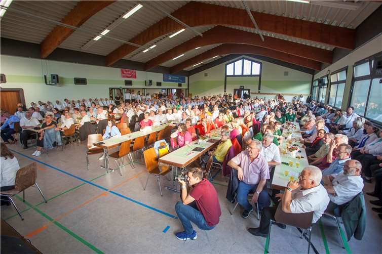 Das Publikum lauscht gespannt den Stimmen der Chöre.  Fotos: Wolfgang Tischler