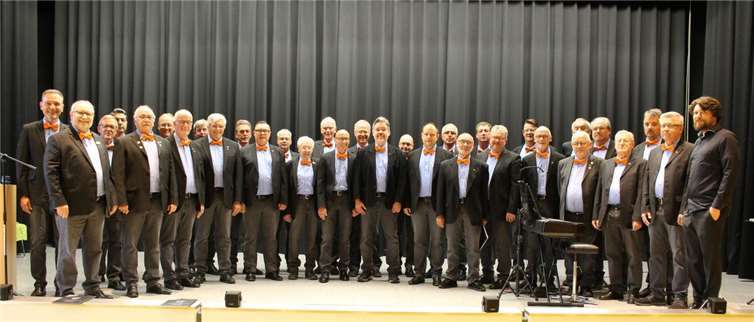 Das Publikum war begeistert, gab Standing Ovations und ließ den Männerchor natürlich nicht ohne Zugaben von der Bühne.  Foto: privat