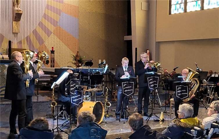 Das Publikum war sich einig und belohnte die Musikerinnen und Musiker mit anhaltendem und begeistertem Applaus.