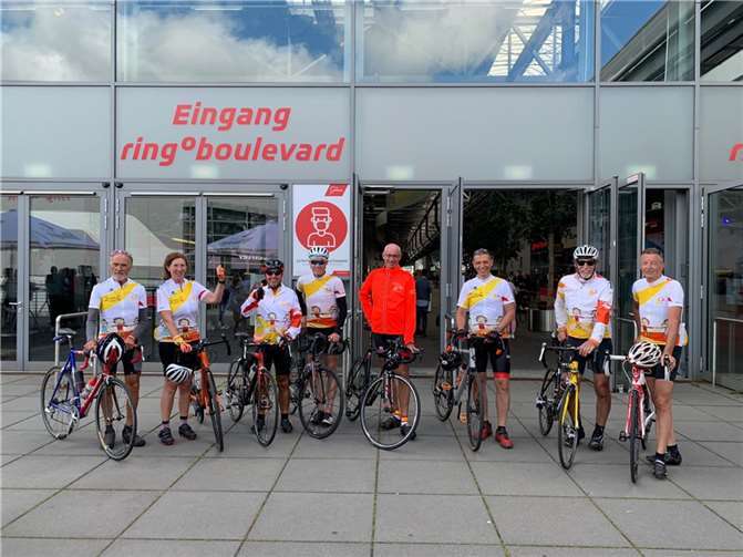 Das RadTeam Nestwärme freut sich auf das Benefiz-Event am Nürburgring.  Foto: privat