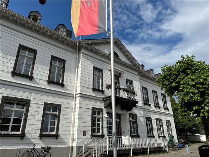 Das Rathaus in Sinzig.  Foto: ROB