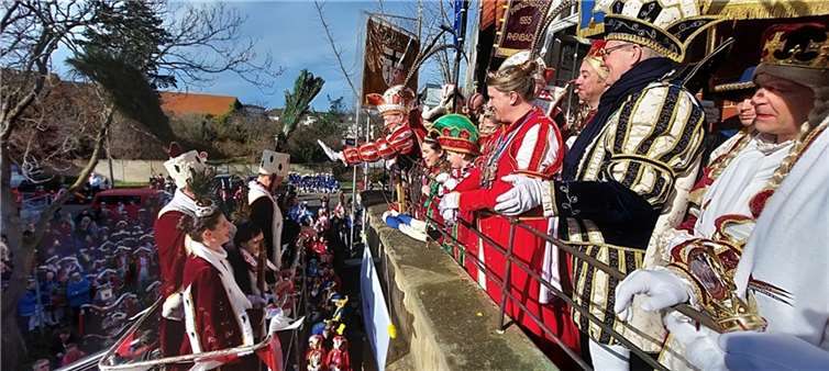 Das Rathaus wurde nicht nur von unten gekapert. Fotos: EICH
