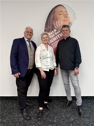 Das Referententeam des Tinnitus Zentrums Koblenz (von links nach rechts): Dr. med. Frank Matthias Rudolph, Caroline Juferew (Hörakustikmeisterin bei BECKER Hörakustik) und Dipl.-Psych. Christian Fritze-Dessauer