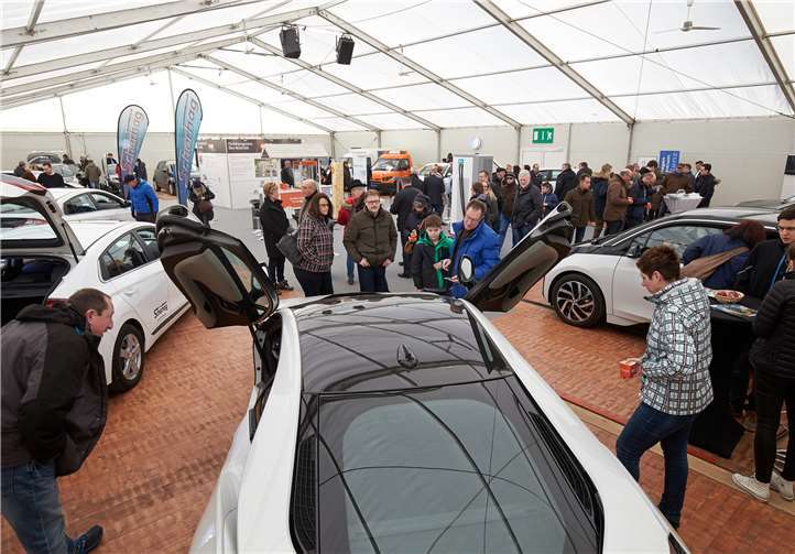 Das Regionale Netzwerk Elektromobilität präsentierte sich in einer eigenen Halle.evm/Frey