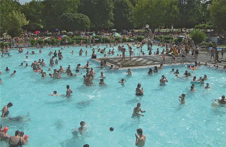 Das Remagener Freibad konnte in diesem Jahr den zweitbesten Gästebesuch seit seinem Bestehen einfahren. AB