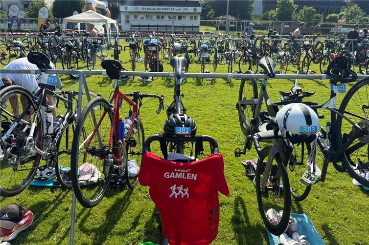 Das Rennrad für die anstehenden 20 Km beim Mittelmosel-Triathlon ist in Startstellung für 37:30 Minuten.