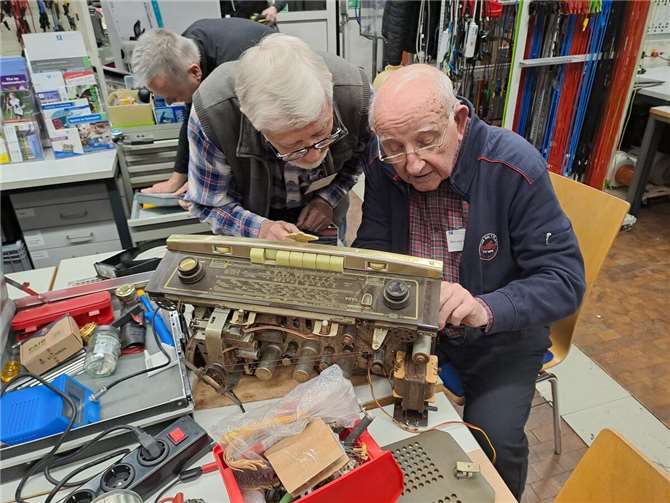 Das Repair-Café der Hochschule Koblenz hat sich in der Region bereits einen Namen gemacht. Foto: Hochschule Koblenz/Arno Herz