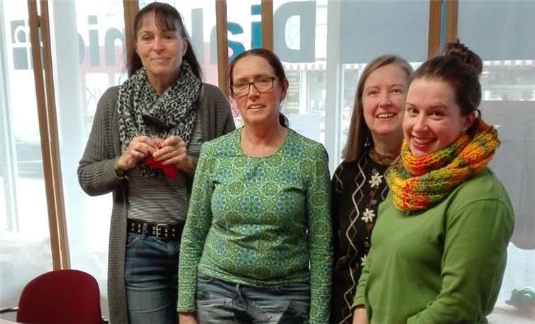 Das Reparaturcafé „Nadel und Faden“ ist mit der Aktion „Nähen im Advent“ im Diakonie-Treff - Haus der Familie Puderbach - im Dezember an den Start gegangen.Foto: privat