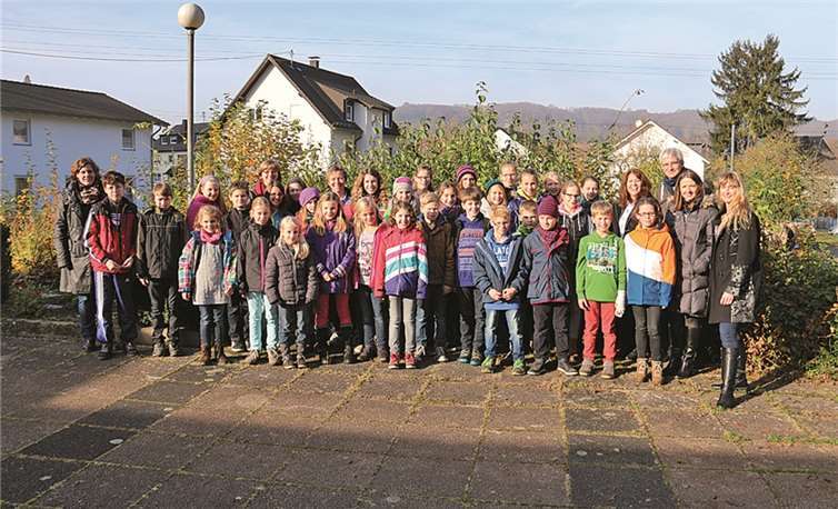 Das „Revival“-Gottesdienst-Team mit dem Kinderorchester „Zwischentöne(n)“ aus Haltern am Seeprivat