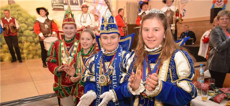 Das Rheinbacher Kinderprinzenpaar Max I. und Anika I. und das Wormersdorfer Kinderprinzenpaar Lukas-Meikel I. und Paula I. kamen ebenfalls zu Besuch.