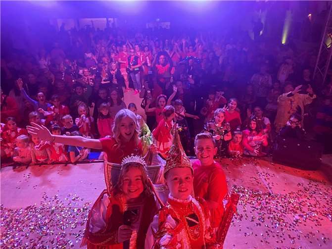 Das Rheinbreitbacher ließ es sich nicht nehmen, ein Seflie mit dem begeisterten Publikum zu machen.