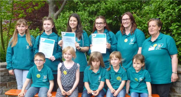 Das Rhenser Jugendrotkreuz nach der Siegerehrung beim Kreiswettbewerb 2017. Thomas Bergmann, DRK Rhens