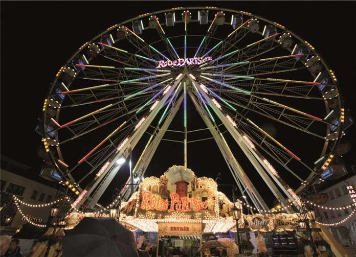 Das Riesenrad „Roue Parisienne“ von Burghard-Kleuser kommt alle zwei Jahre auf den Lukasmarkt nach Mayen. In diesem Jahr war das Rad der Ort für eine ungewöhnliche Weinprobe verbunden mit kulinarischem Genuss.