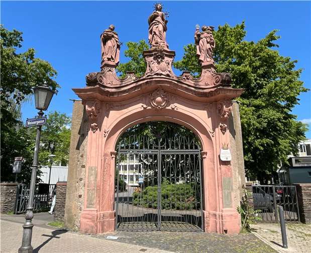 Das Rokoko-Portal in der Weißer Gasse wird restauriert. Foto: Stadt Koblenz/Michaela Joeres