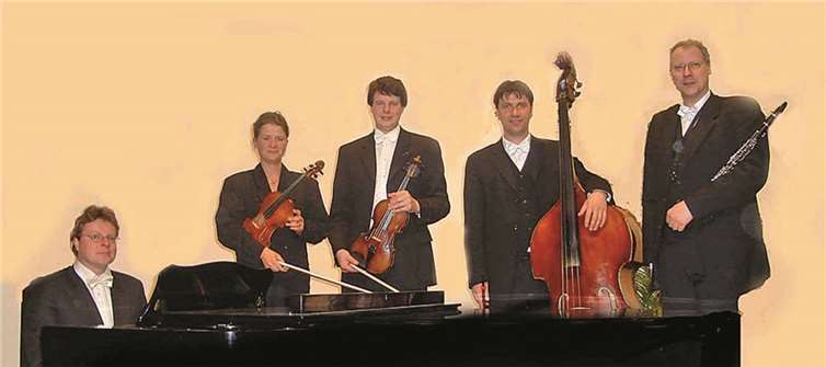 Das Salonorchester Ole Guapa spielt Kaffeehausmusik.Privat