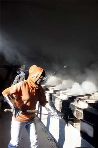Das Salzen, wie hier 2016, wird live im Internet zu sehen sein. Foto: Prof. Markus Karstieß