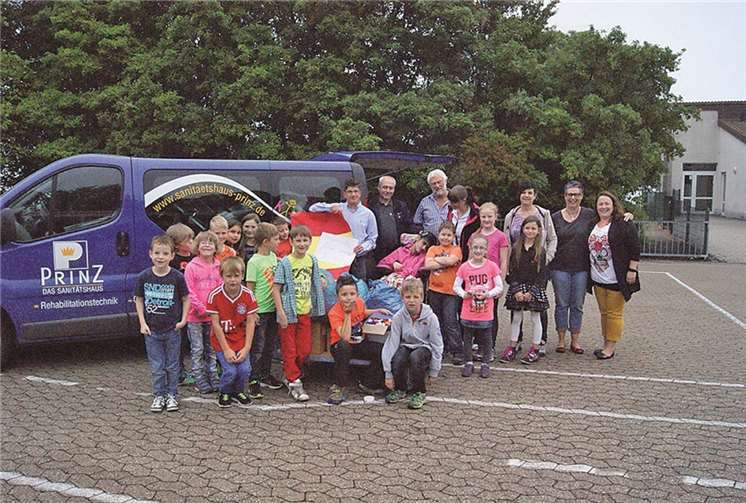 Das Sanitätshaus Prinz stellte für die Aktion einen Bus zur Verfügung.