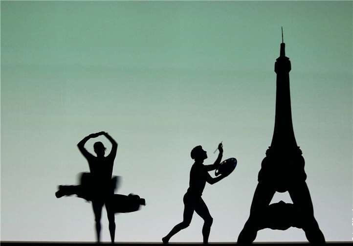 Das Schattentanztheater AMAZING SHADOWS zieht die Besucher in seinen Bann. Björn Langer