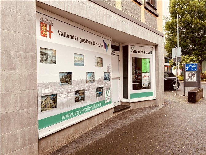 Das Schaufenster bietet eine Mischung zwischen Bildausstellung und Informationen.  Foto: privat