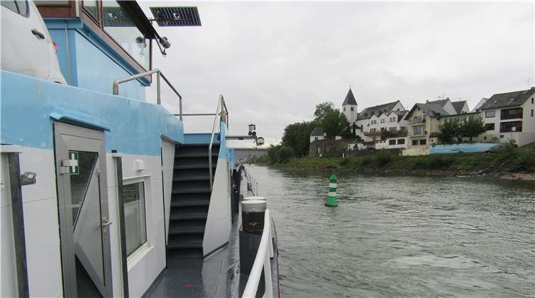 Das Schiff hatte sich vor St. Sebastian festgefahren.Fotos: Polizeipräsidium Einsatz, Logistik und Technik