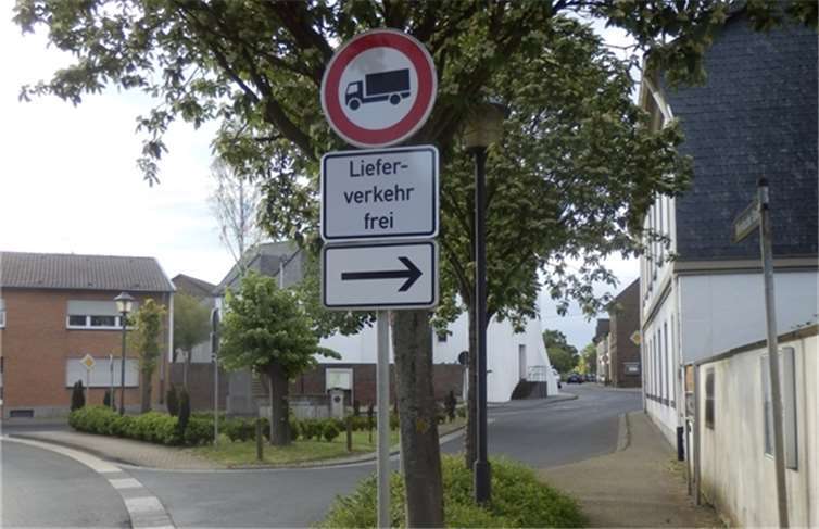 Das Schild „Anlieger Frei“ wurde nun durch „Lieferverkehr frei“ ersetzt. CDU OV Miel