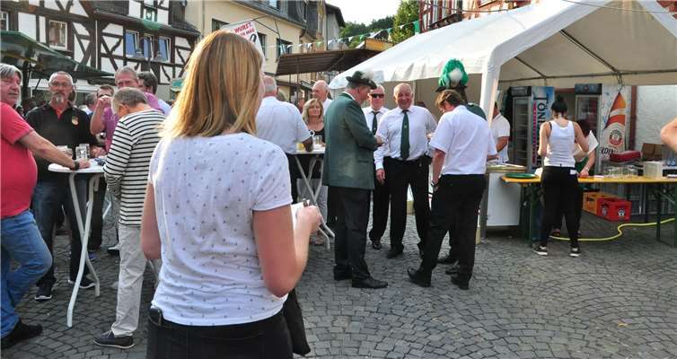 Das Schützenfest lockte viele Interessierte an.J. Luecker (www.foto-shark.com)