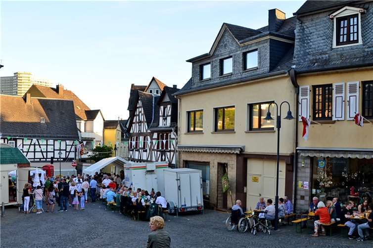 Das Schützenfest war gut besucht. Foto: J. Luecker (www.foto-shark.com)
