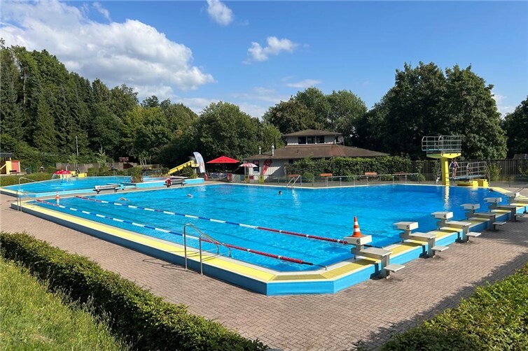 Das Schwimmerbecken im Freizeitbad Brohltal.